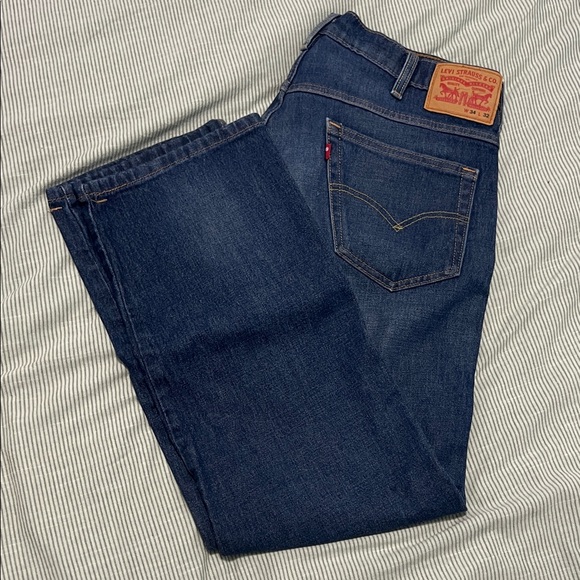 Men’s Levi Jeans - Picture 1 of 3